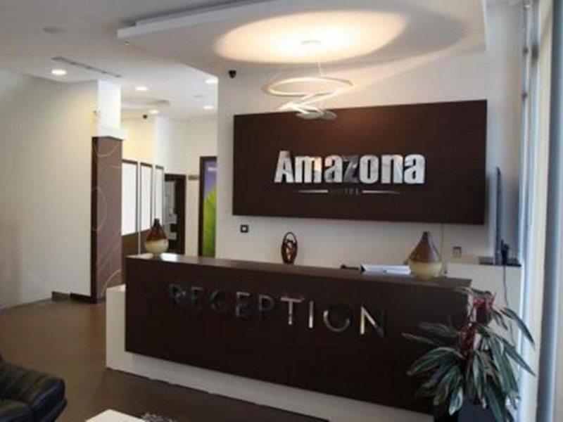 Amazona Hotel Приштина Экстерьер фото