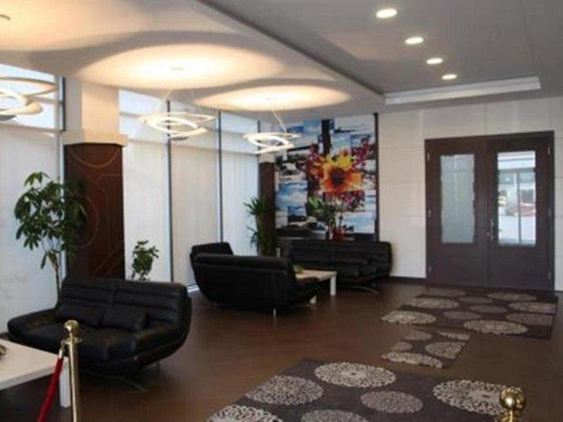 Amazona Hotel Приштина Экстерьер фото