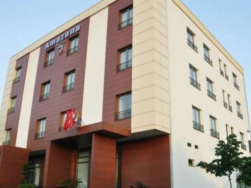 Amazona Hotel Приштина Экстерьер фото