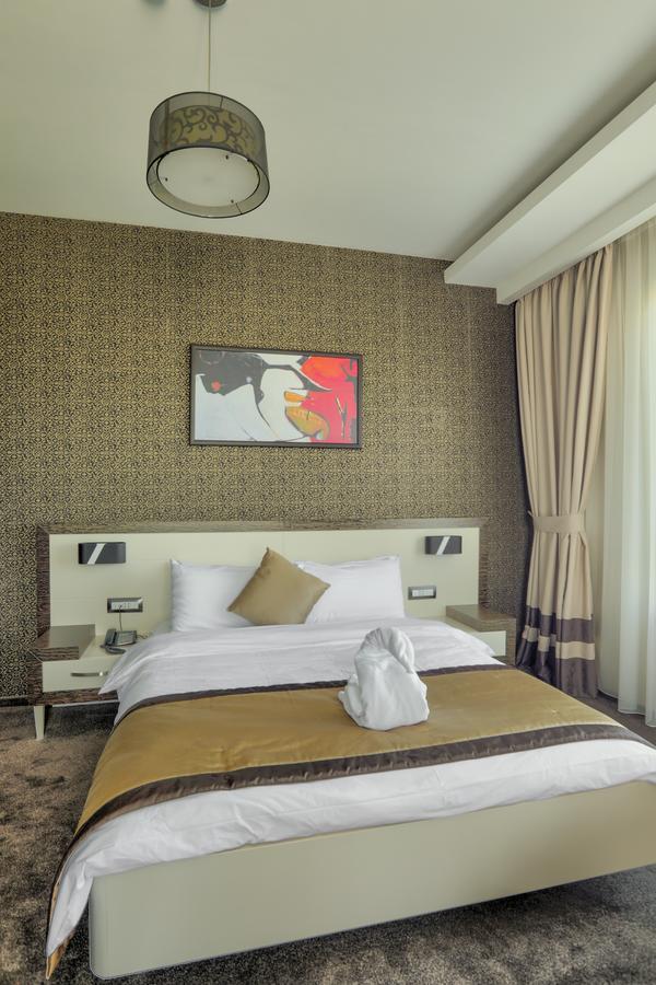 Amazona Hotel Приштина Экстерьер фото