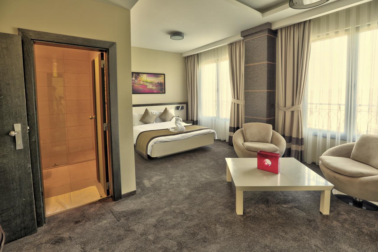 Amazona Hotel Приштина Экстерьер фото