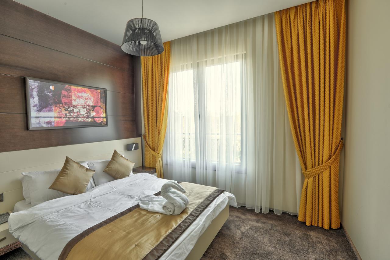 Amazona Hotel Приштина Экстерьер фото