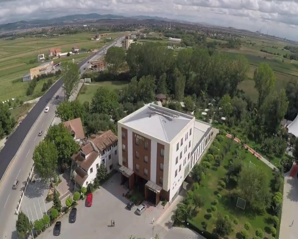 Amazona Hotel Приштина Экстерьер фото